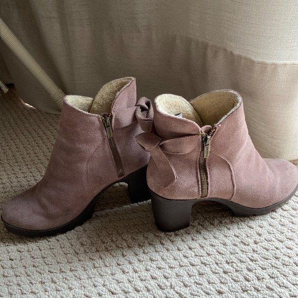 Bearpaw Woman’s sz 9 Brown Cow Suede Leather Boots VGC - Picture 2 of 9